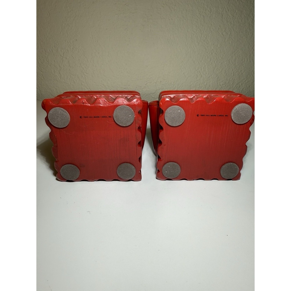 Vintage 1989 Hallmark Cards, Inc Two Black & White Cat In Red Chair Bookend Set - Picture 4 of 5